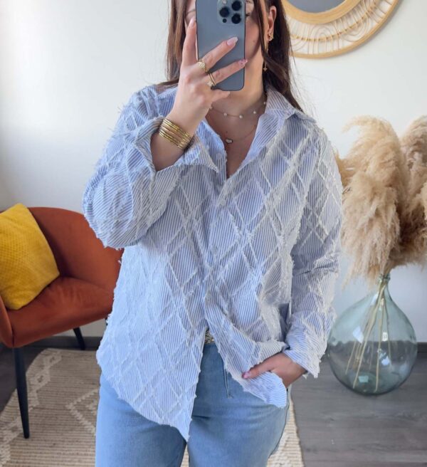 Chemise, bleue, blanche, boutique à dole, vêtements femme, accessoires